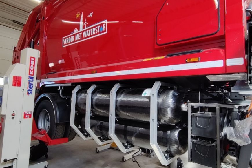 Holthausen Clean Technology zet Stertil-Koni mobiele hefkolommen in bij de productie van waterstof aangedreven voertuigen