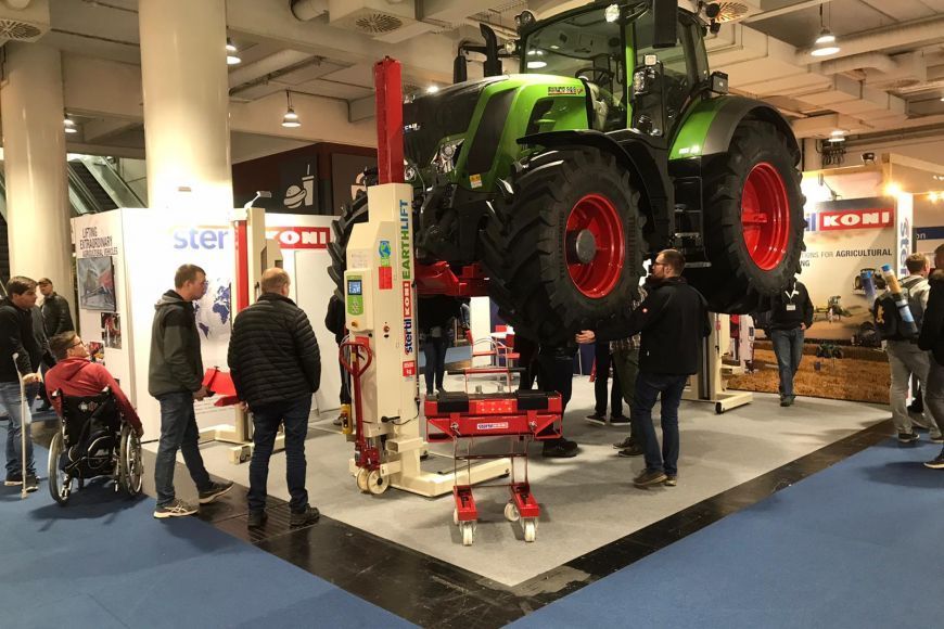 Stertil-Koni op Agritechnica 2019 met hefbruggen voor landbouwvoertuigen 