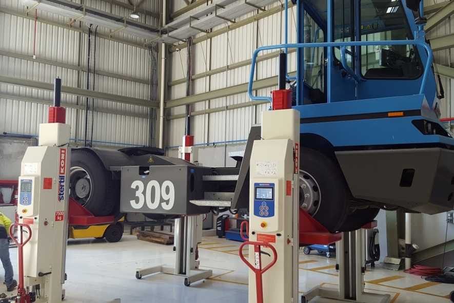 Stertil-Koni mobiele hefkolommen en SKYLIFT rijbanen hefbrug