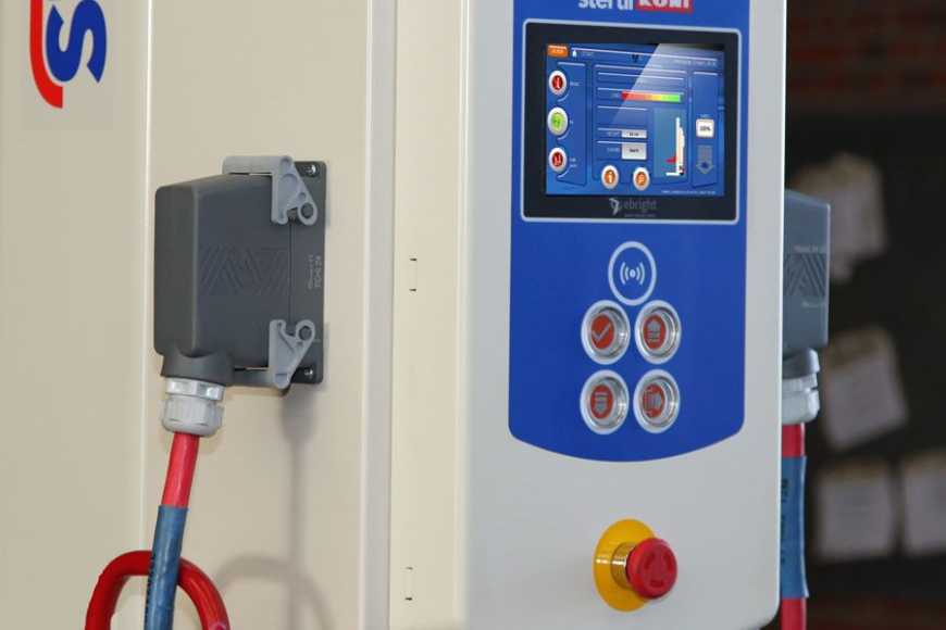 Touchscreen ebright Smart Control Systeem op alle Stertil-Koni mobiele hefkolommen